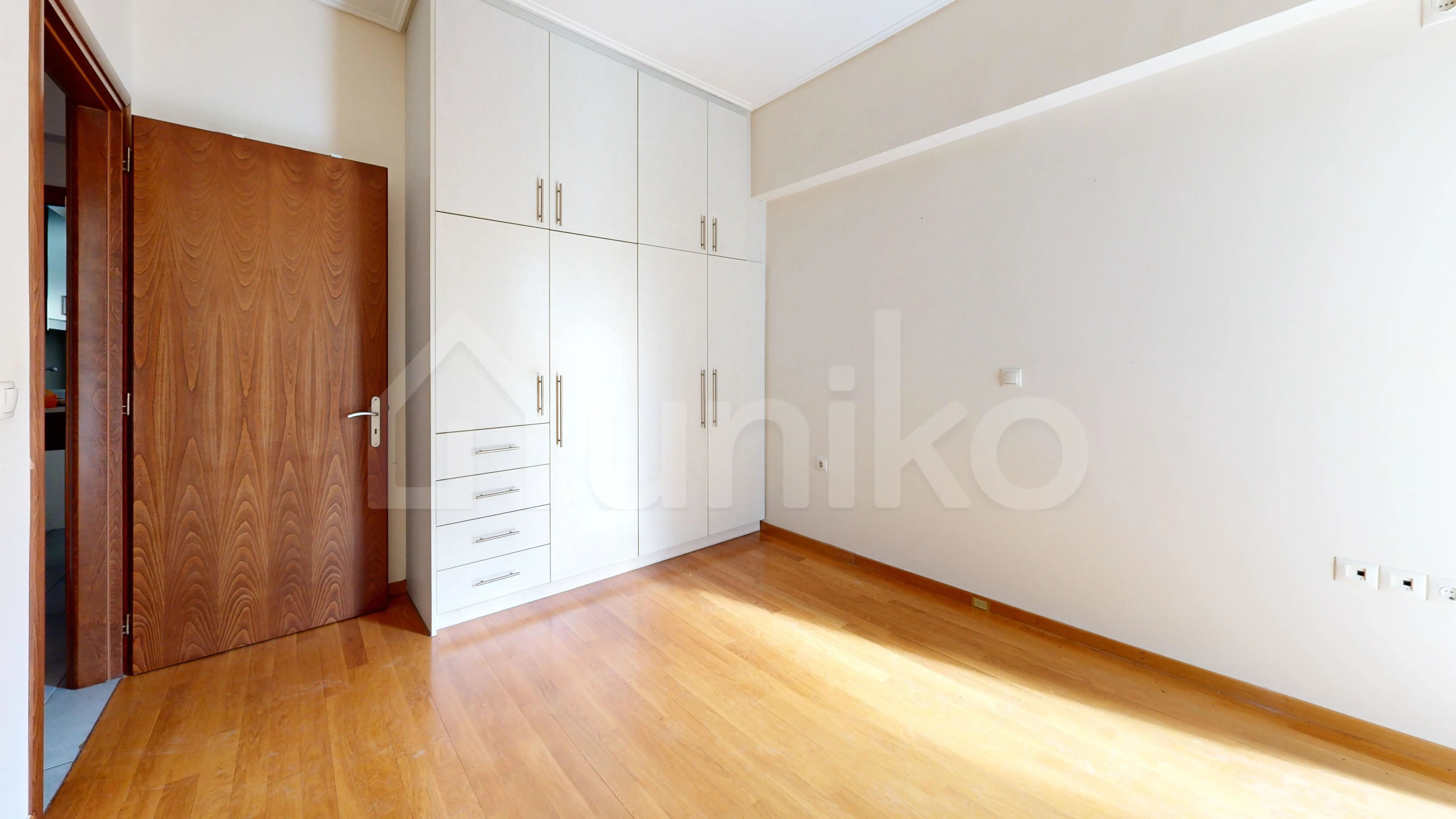 Secondary Photo of property with code 00000242