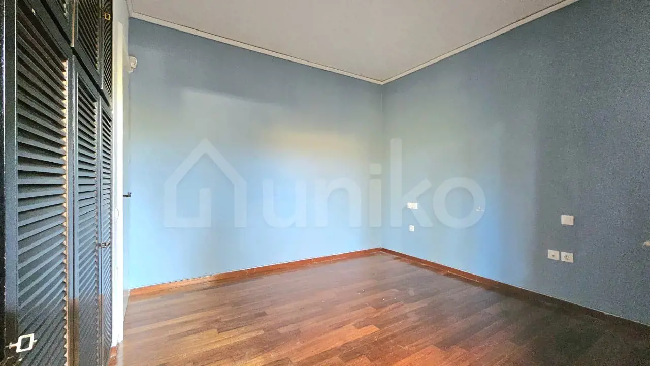 Secondary Photo of property with code 00000429
