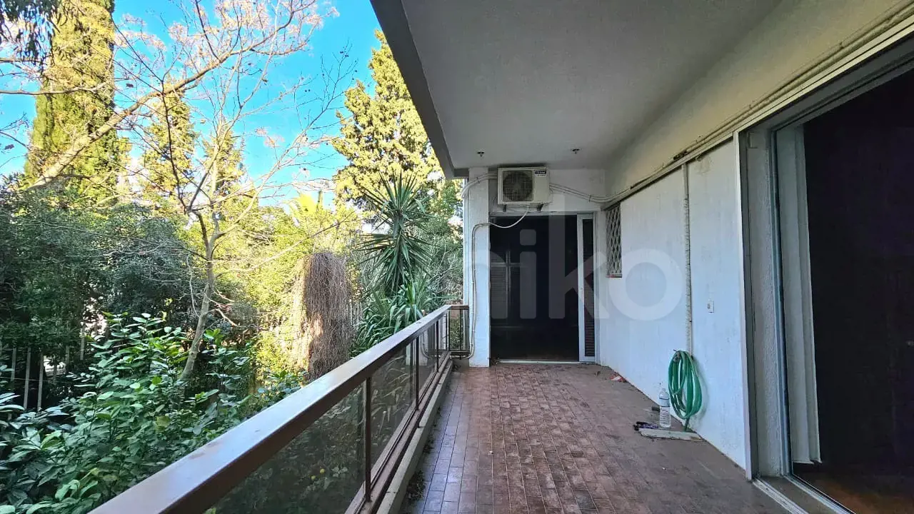 Secondary Photo of property with code 00000429