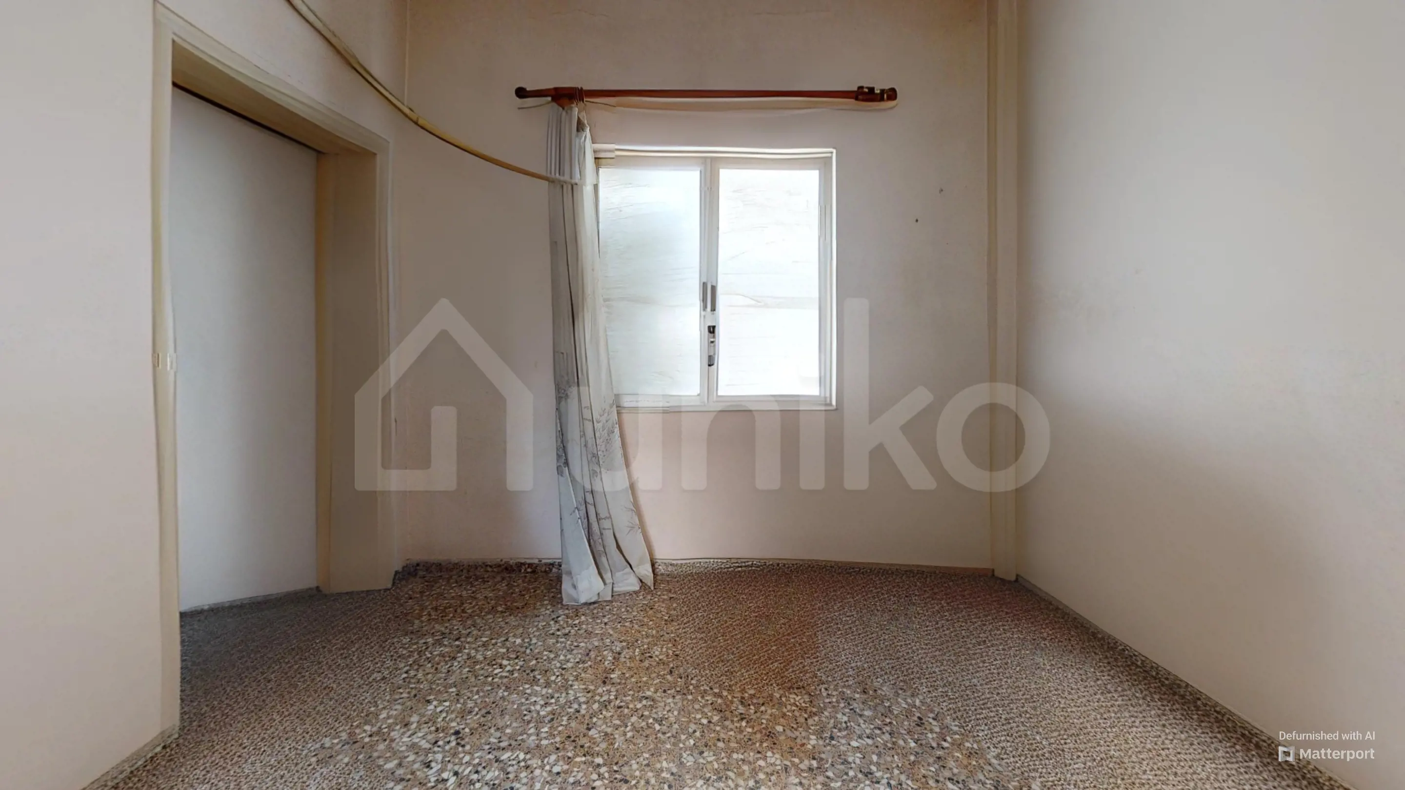 Secondary Photo of property with code 00000702