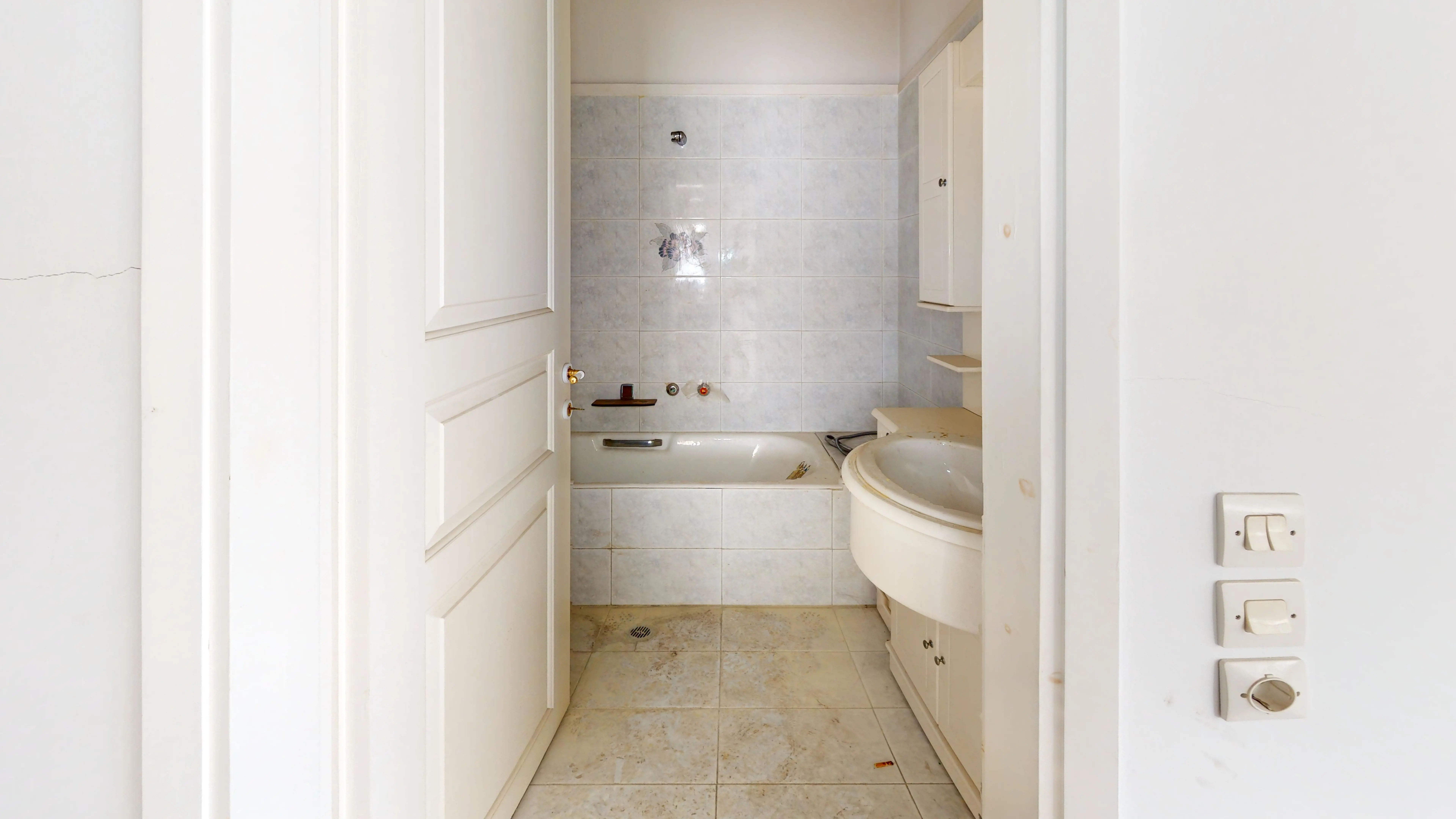 Secondary Photo of property with code 00000718