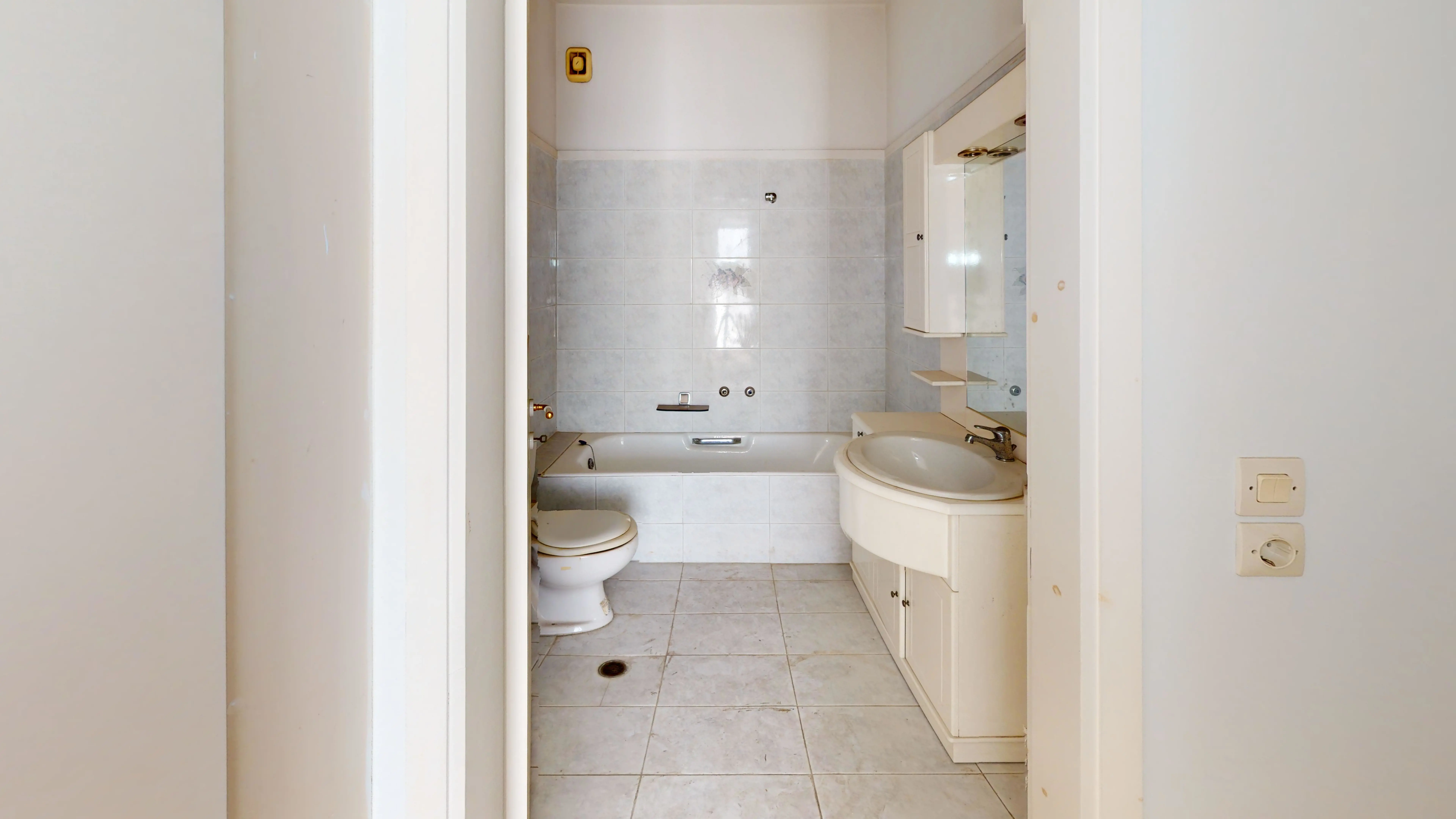 Secondary Photo of property with code 00000718
