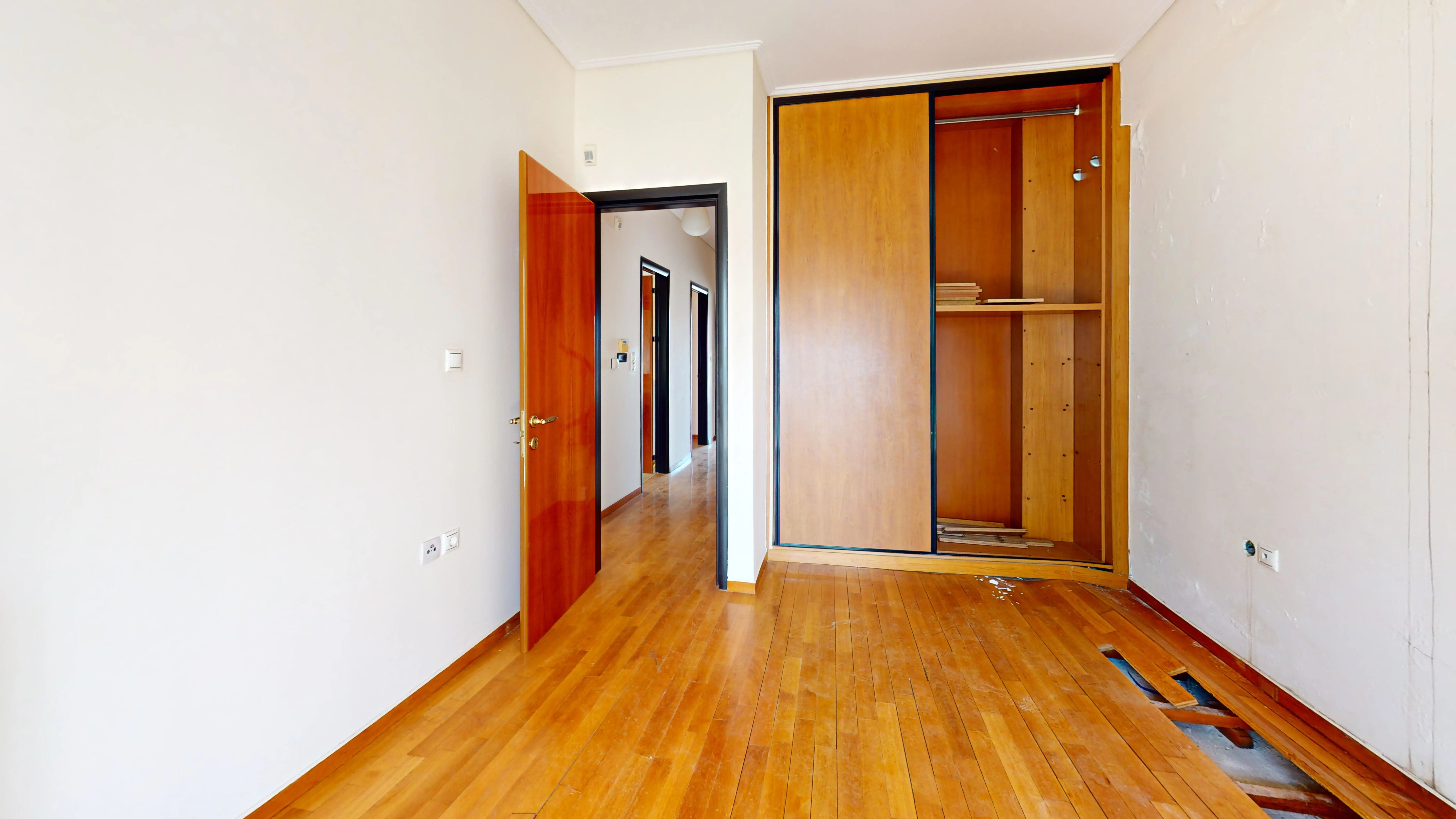 Secondary Photo of property with code 00000810