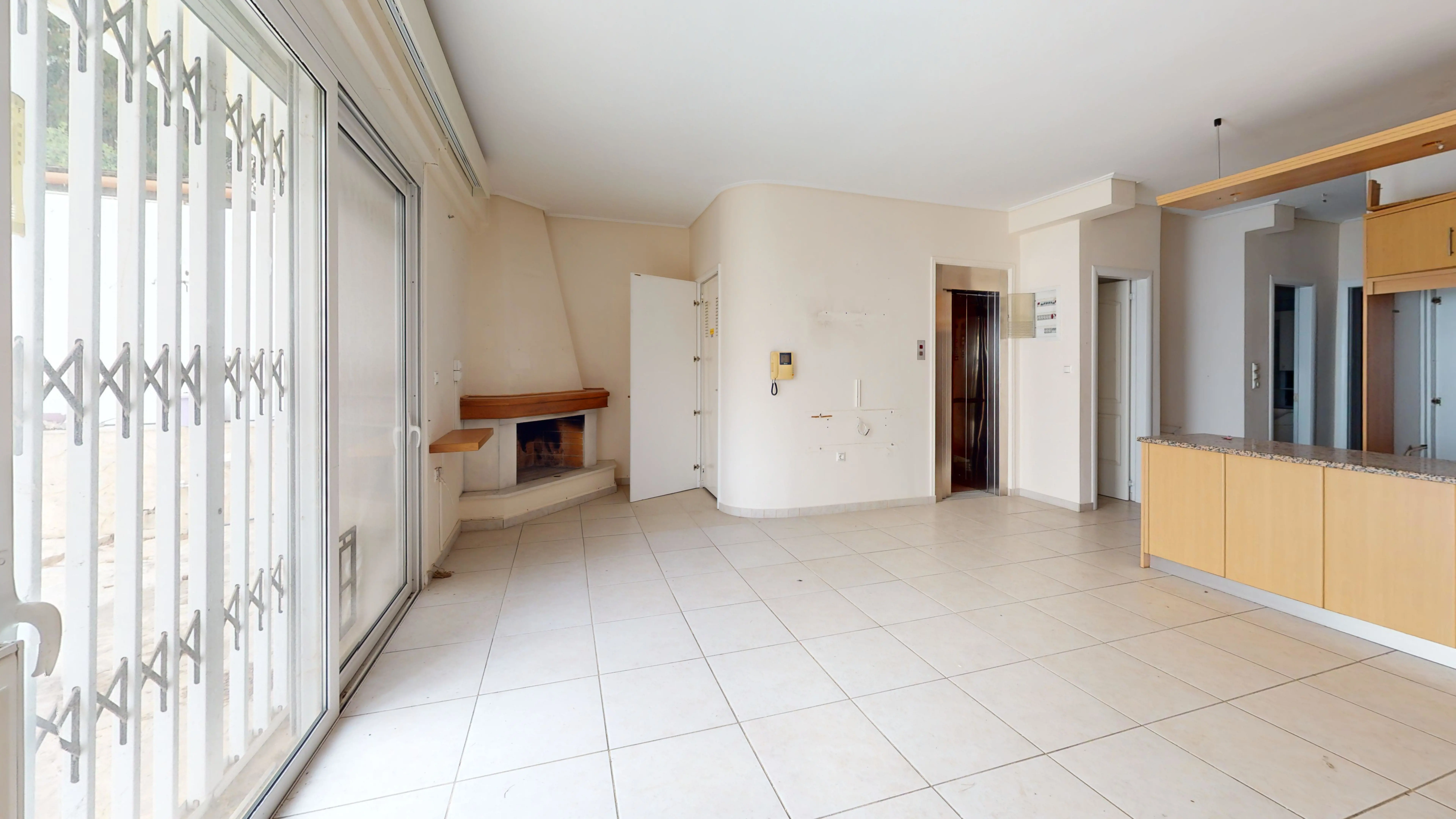 Secondary Photo of property with code 00000810