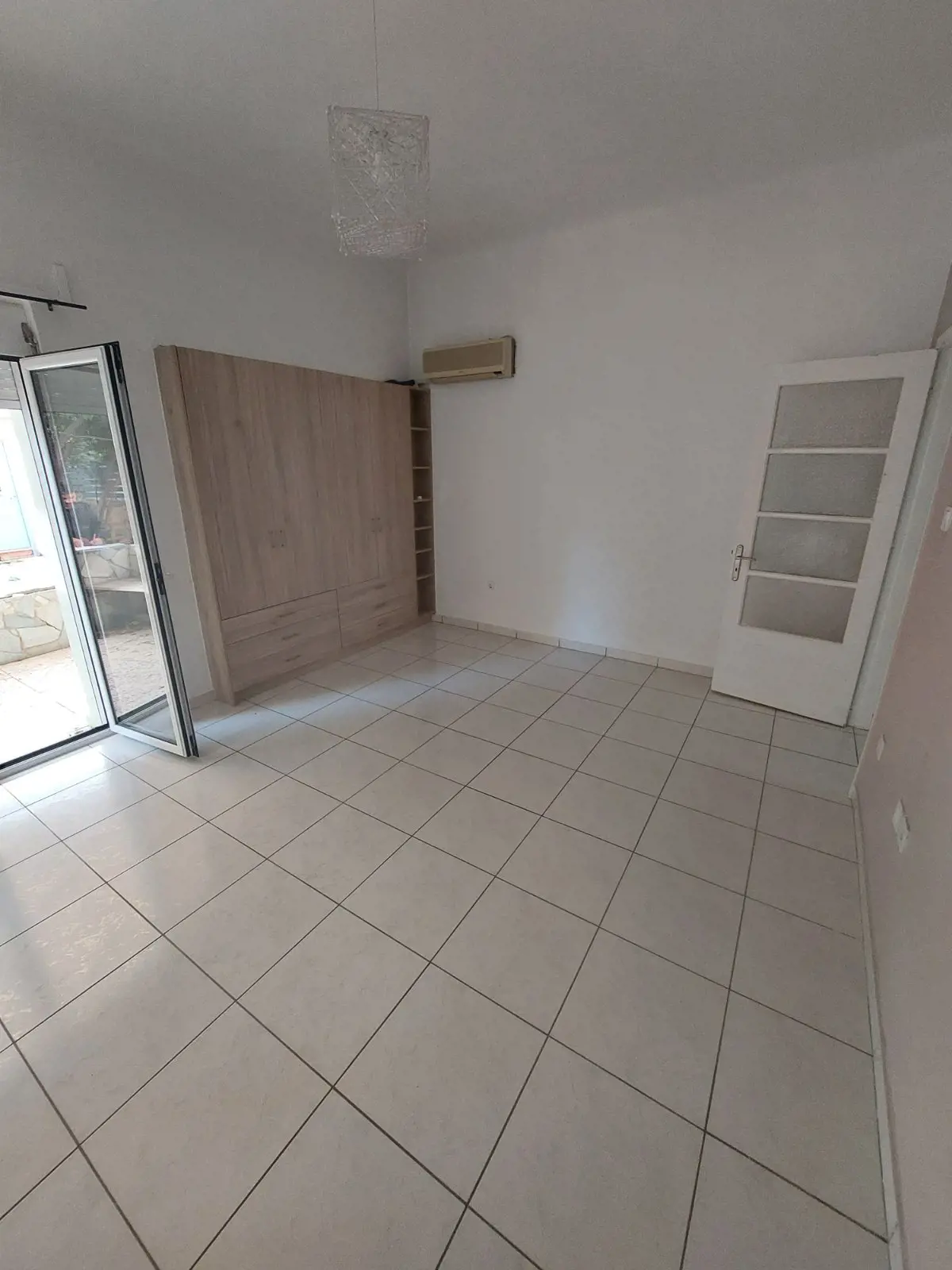 Secondary Photo of property with code 00000830