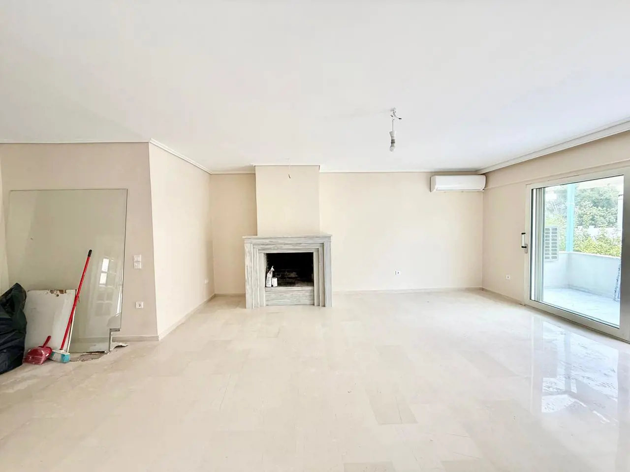 Secondary Photo of property with code 00000847