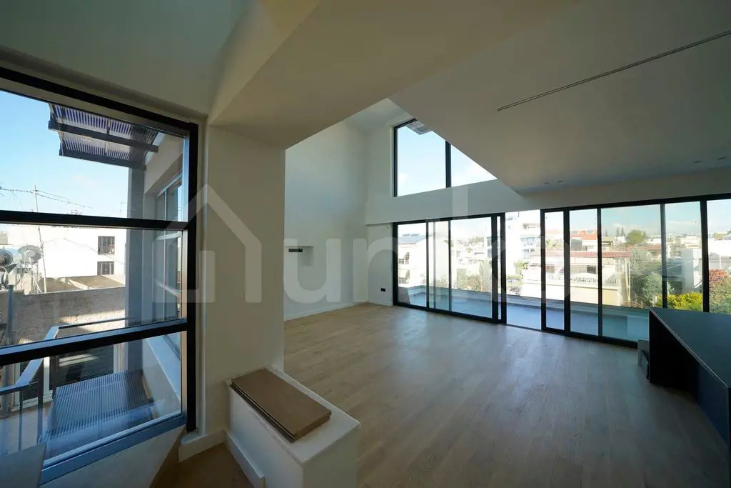 Secondary Photo of property with code 00000934