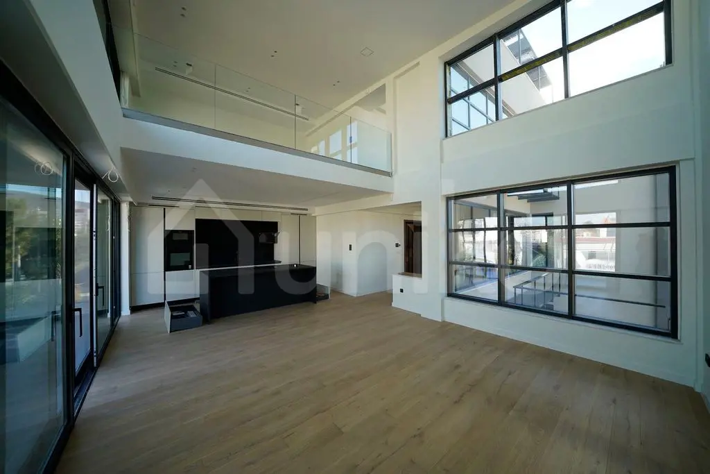 Secondary Photo of property with code 00000934