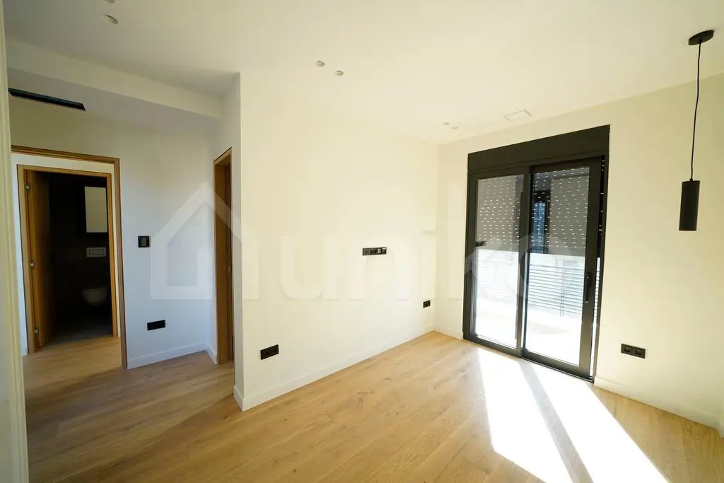 Secondary Photo of property with code 00000934