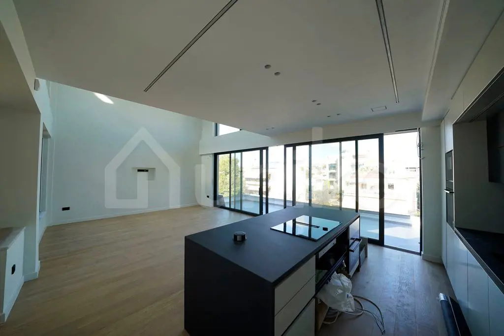 Secondary Photo of property with code 00000934