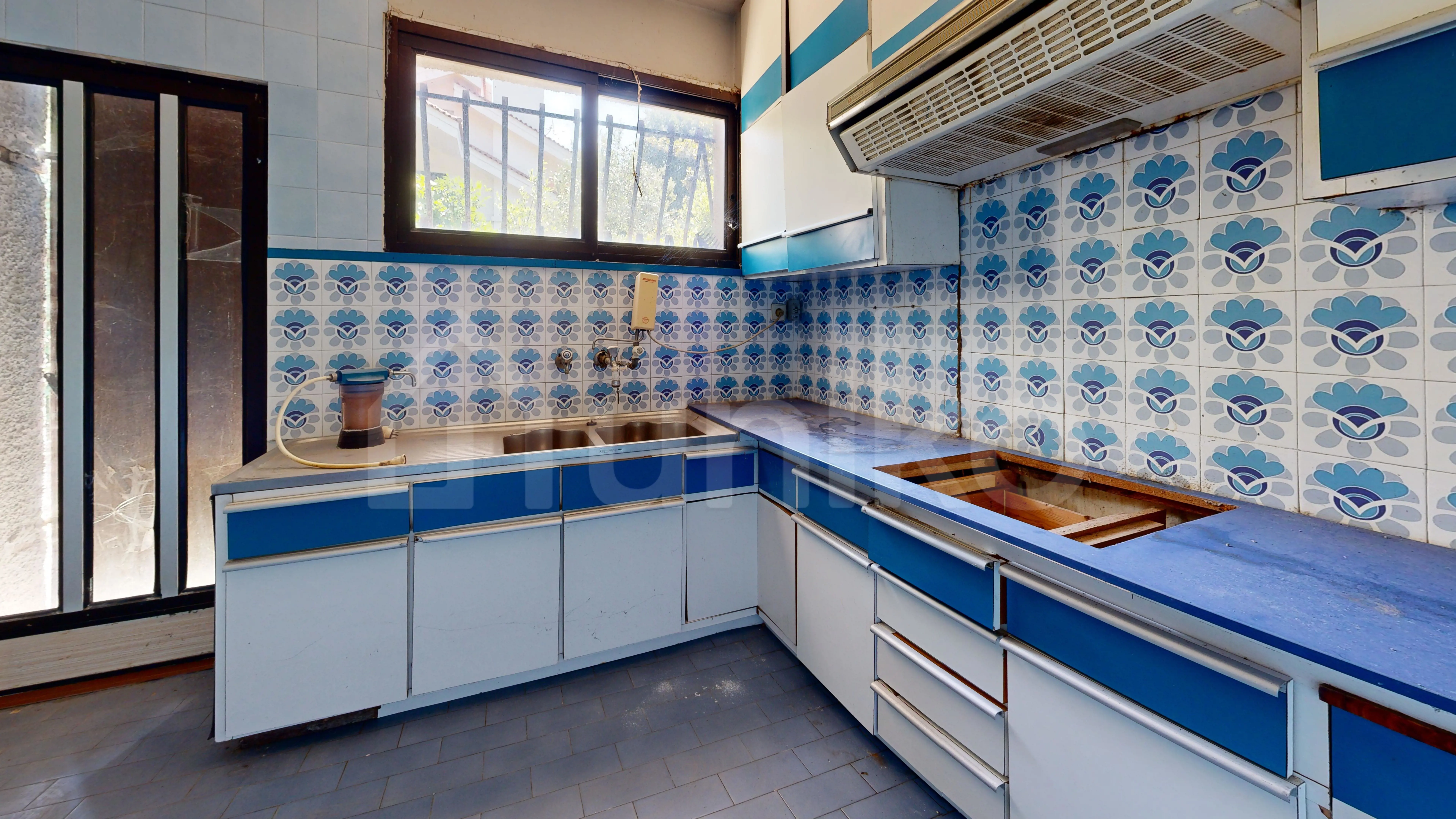 Secondary Photo of property with code 00001139