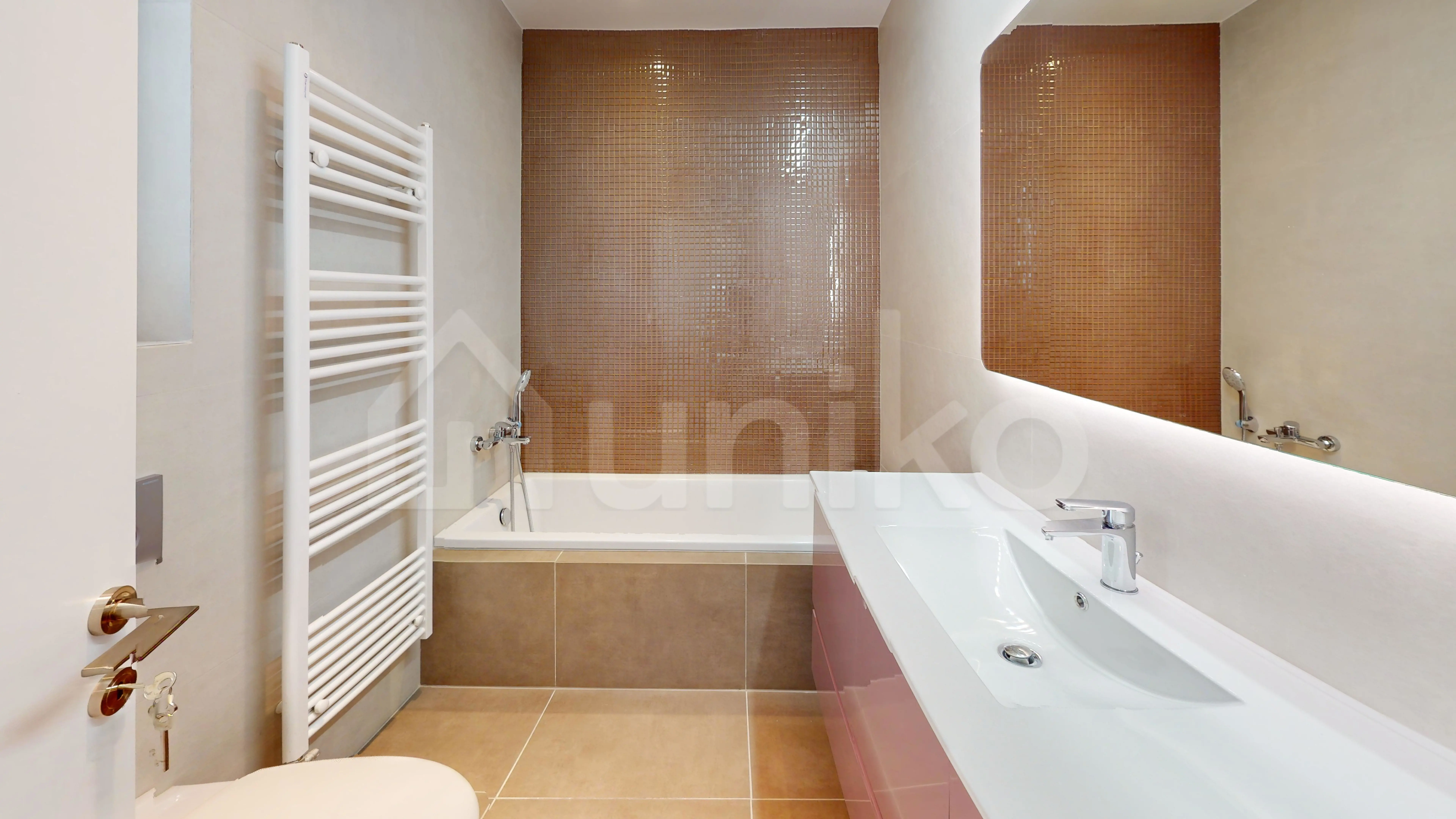 Secondary Photo of property with code 00001308