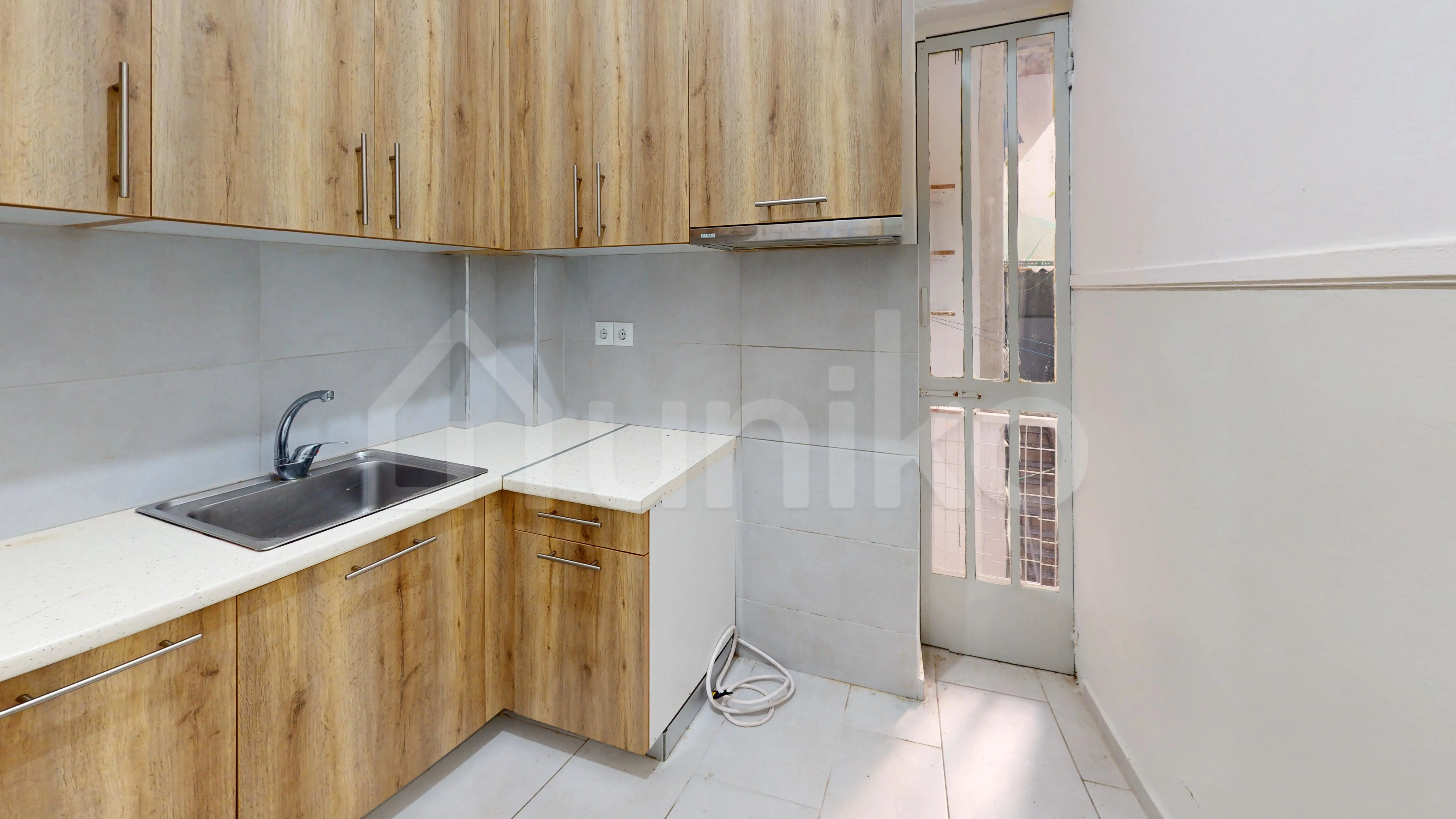 Secondary Photo of property with code 00001381