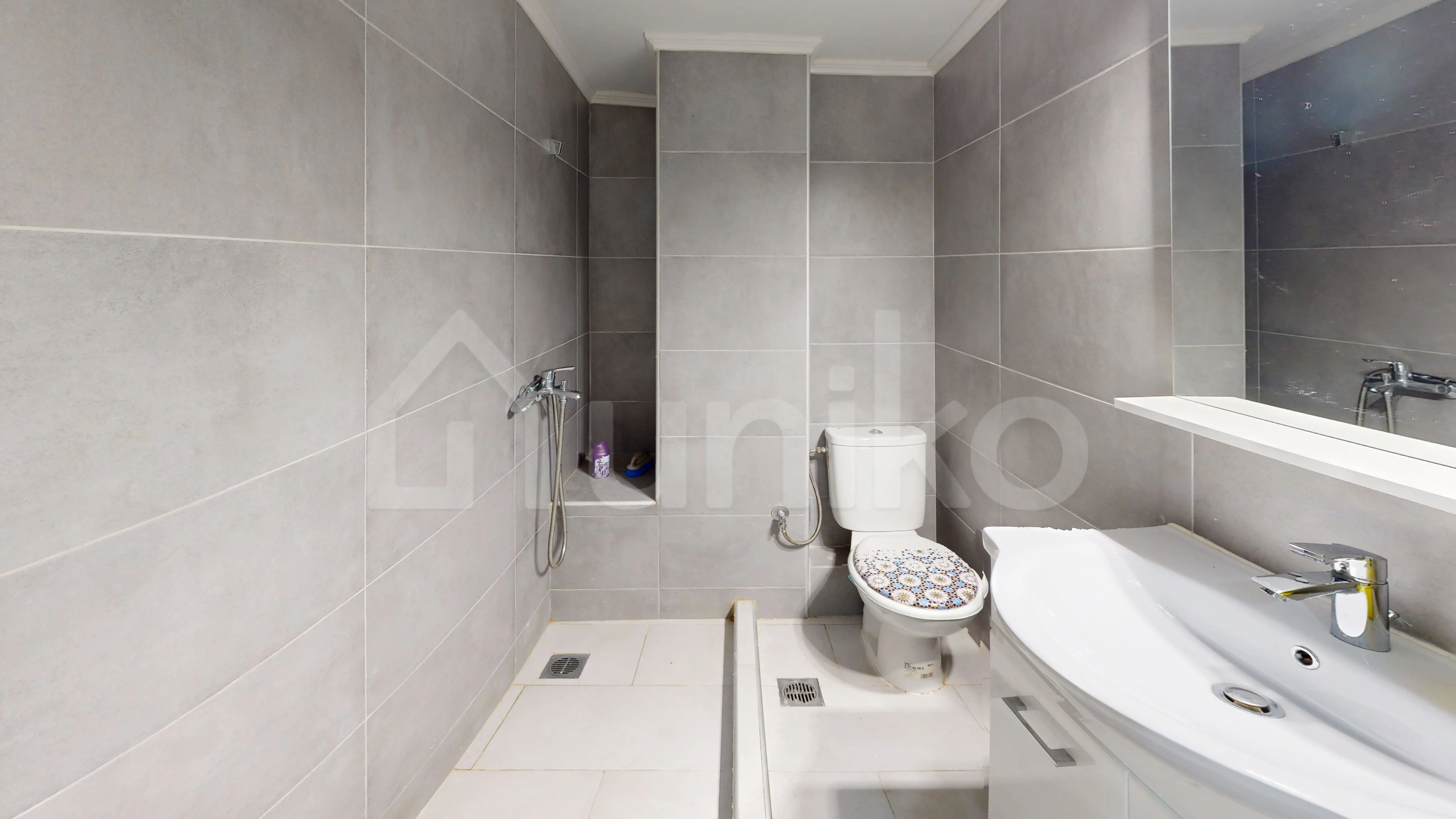 Secondary Photo of property with code 00001381