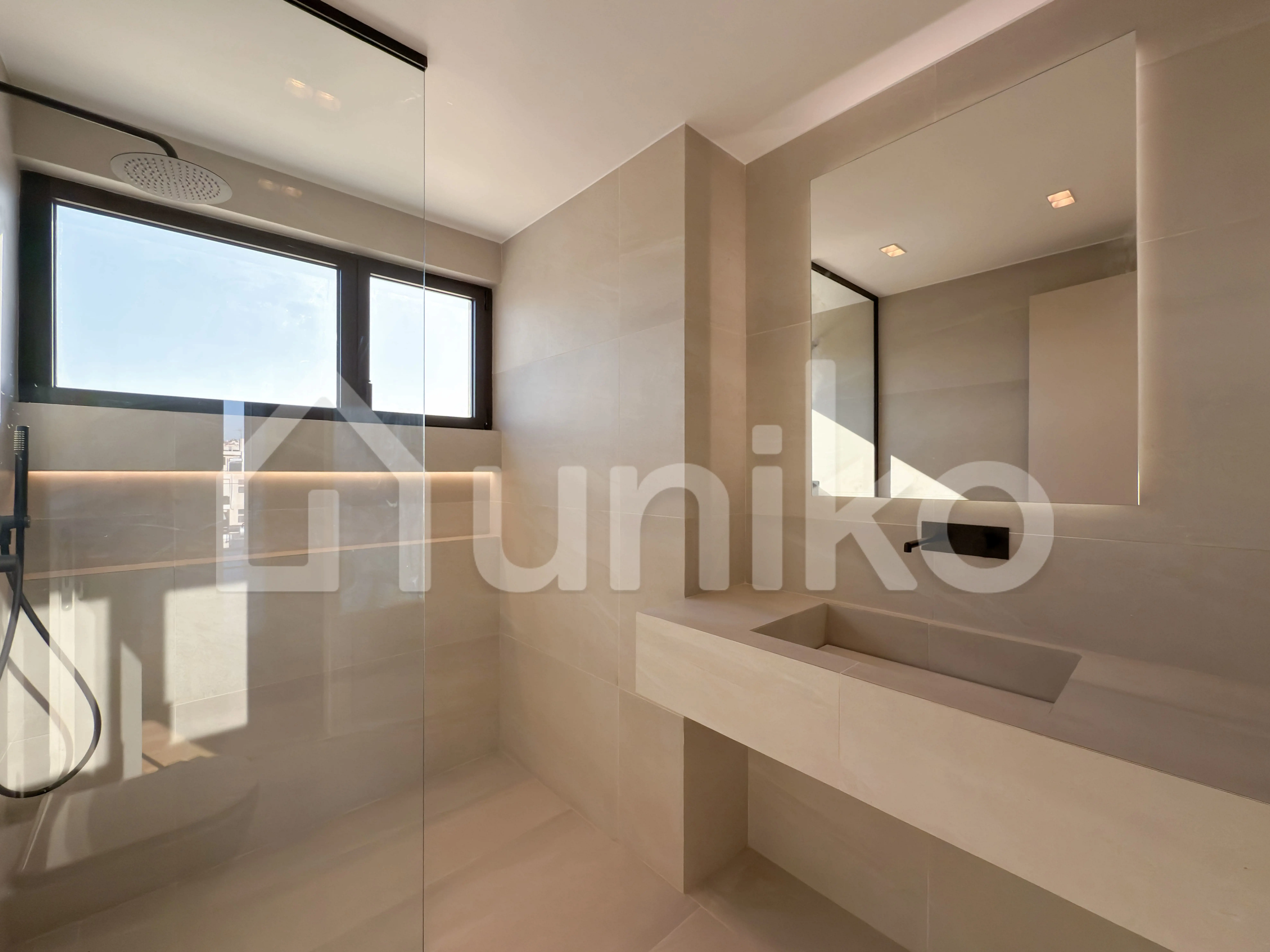 Secondary Photo of property with code 00001533