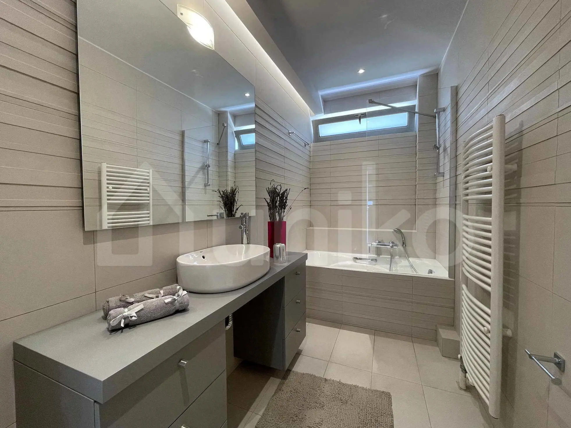 Secondary Photo of property with code 00001656