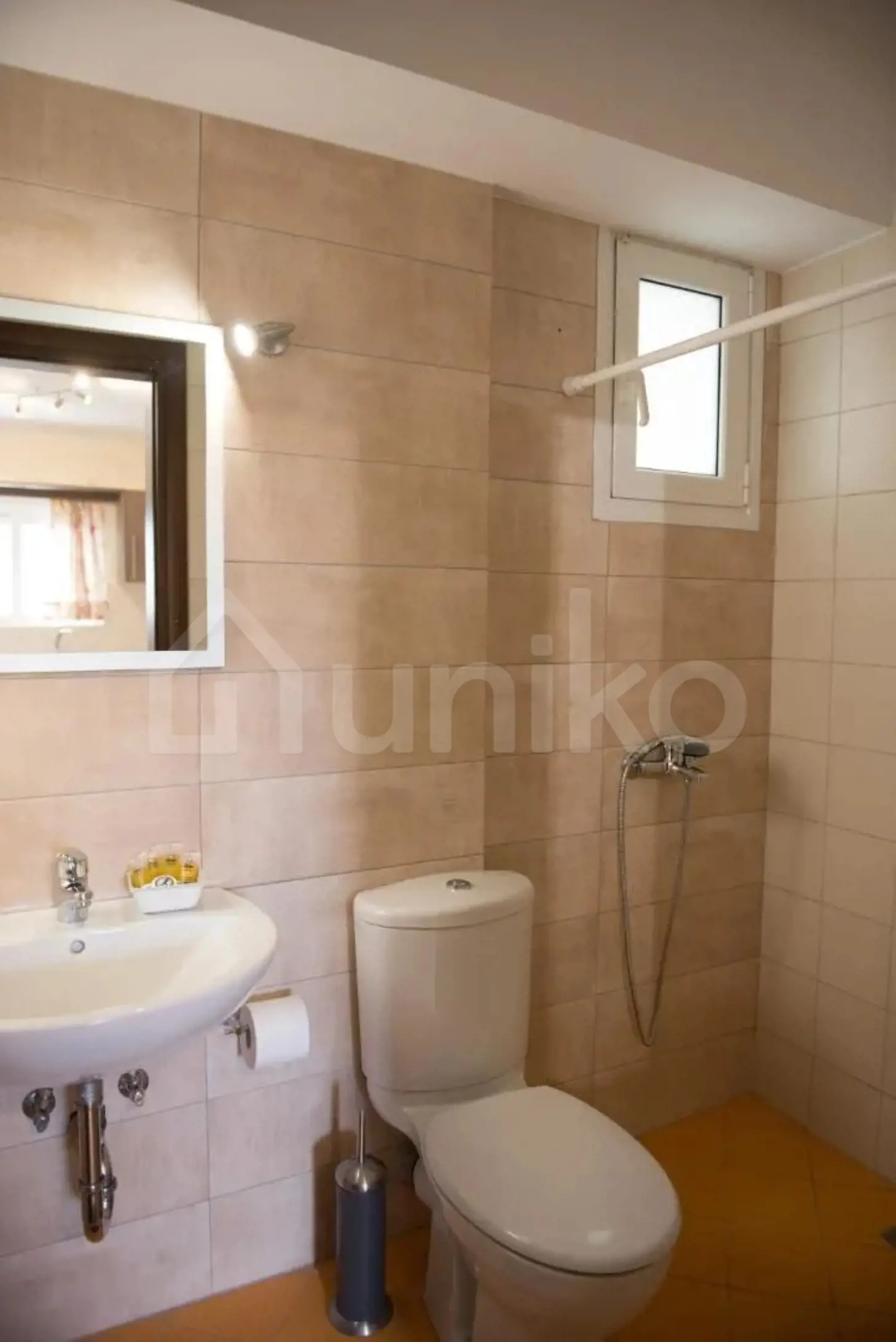 Secondary Photo of property with code 00005610