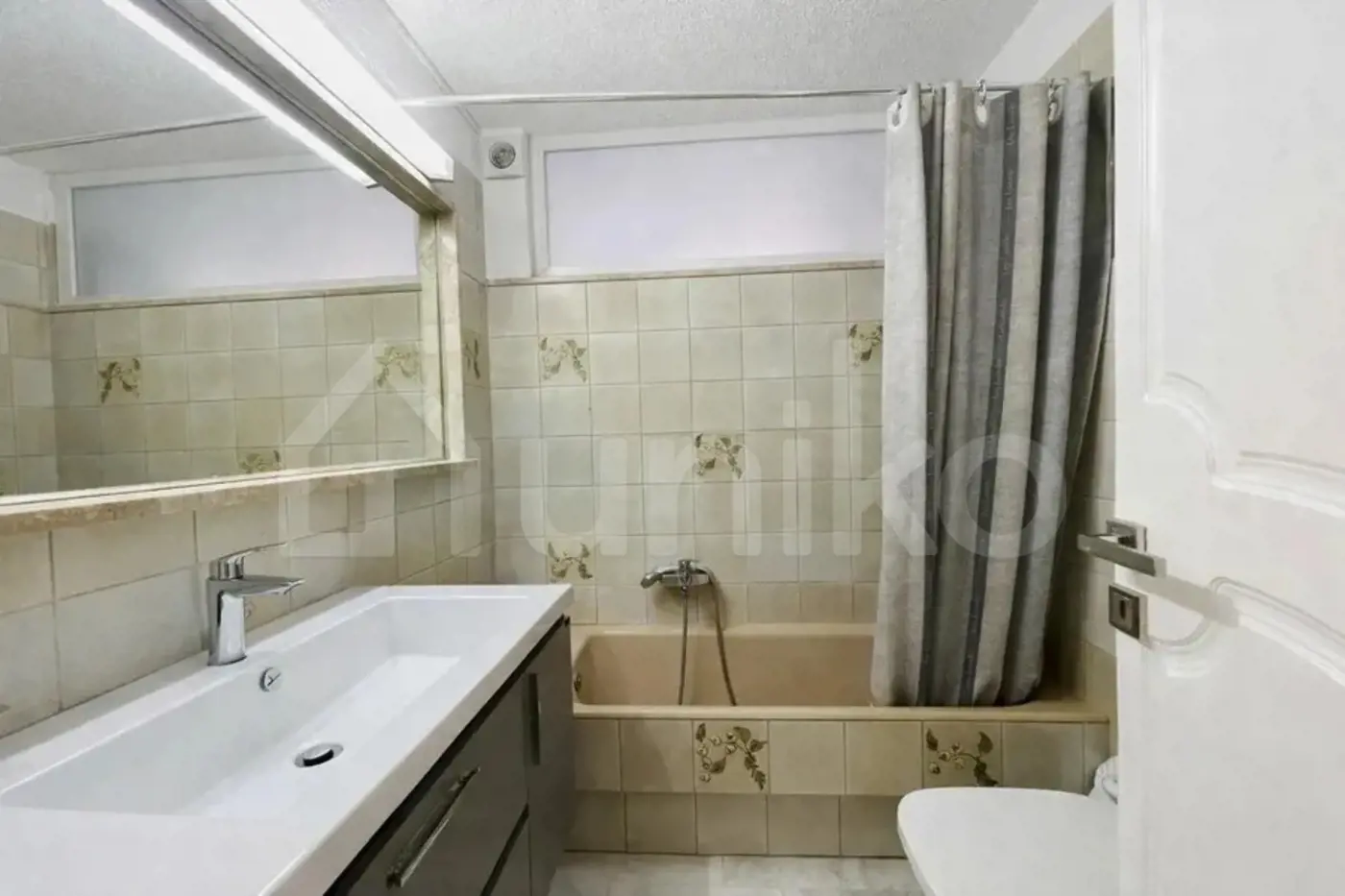 Secondary Photo of property with code 00009185